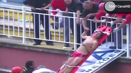 Choc: General fight hooligans fans clash in stands Atletico Paranaense and Vasco_Da_Gama2013