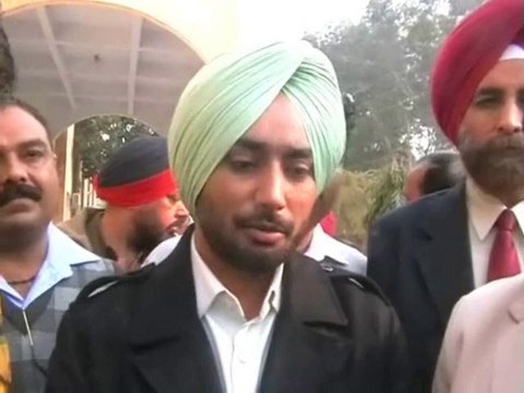 Punjabi Sufi Singer Satinder Srataj Sing A Song Dedicates to Children in Charity Event