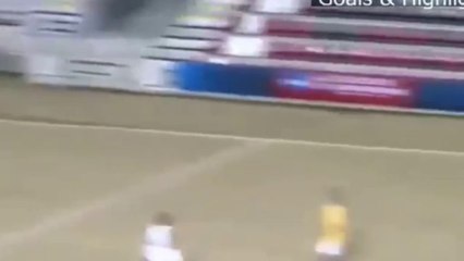 Yok böyle frikik! 68 metreden atmış!