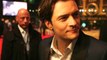 Orlando Bloom forgets his lines at The Hobbit premiere