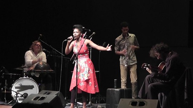 Festival Monte le son 2013 - Concert de Sibongile Mbambo à la médiathèque Marguerite Duras