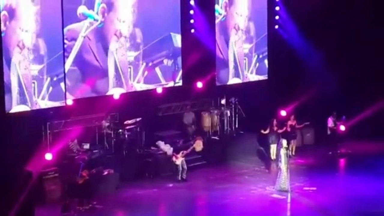 Natalia Oreiro _ Ramito de violetas _ Rusia 09.12.2013