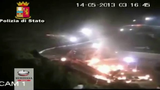 Attacchi NoTav, il video dell'assalto in Val di Susa