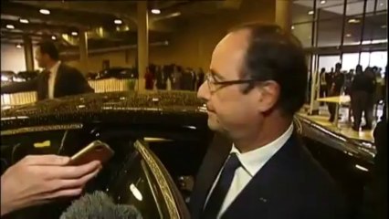 Hollande : "Deux de nos soldats sont morts pour sauver d'autres vies"