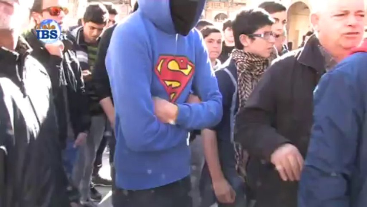 2013-12-10 Blocco Italia: a Mazara i ragazzi in corteo non autorizzato