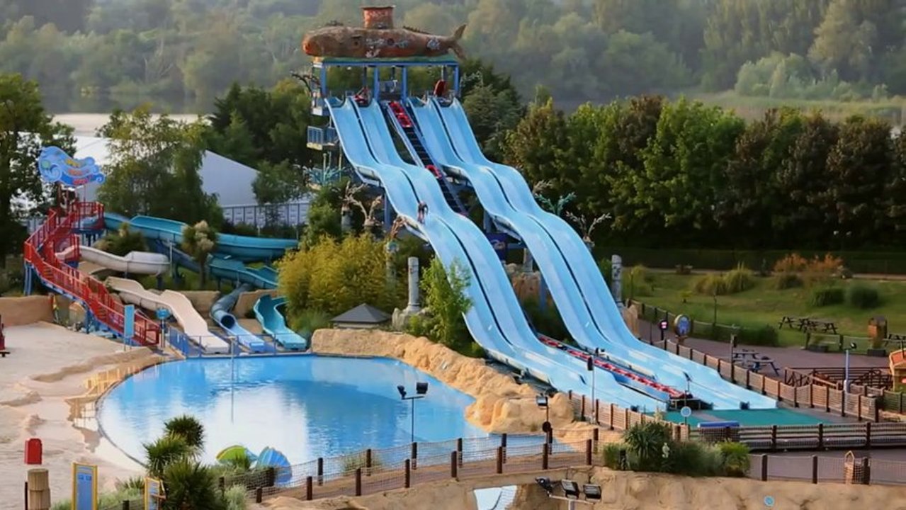 Martyn Ashton fait du trial avec un vélo de course dans des endroits insolites