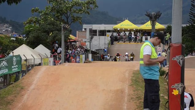 Semifinales dia 2 Enredo de Maris Strombergs y Tory Nyaug CAMPEONATO INTERNACIONAL DE LAS LUCES 2013