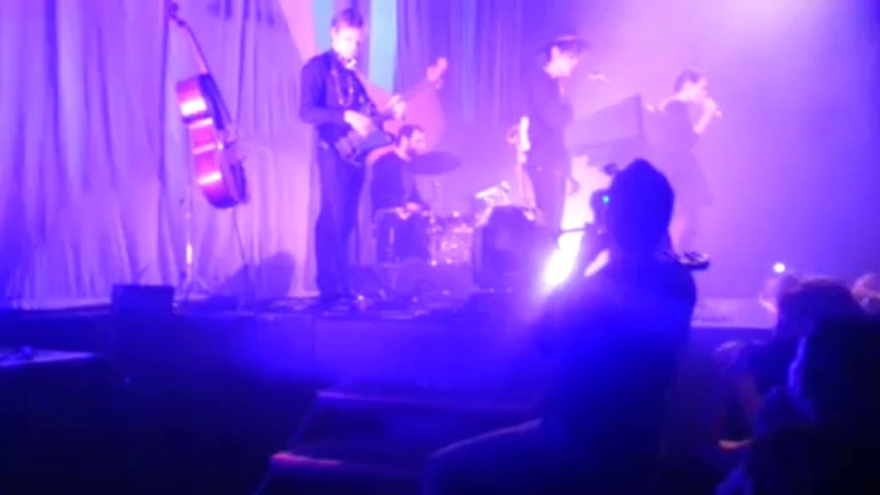 Nach - 1ère partie de -M- [Live au Zénith de Paris]