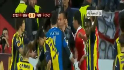 Gökhan Gönül Sakatlanma Pozisyonu Benfica Fenerbahçe 3-1