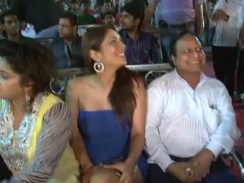 Big Boss Fame Puja Mishra Showing Her Sexy Assets in Bollywood Awards Event