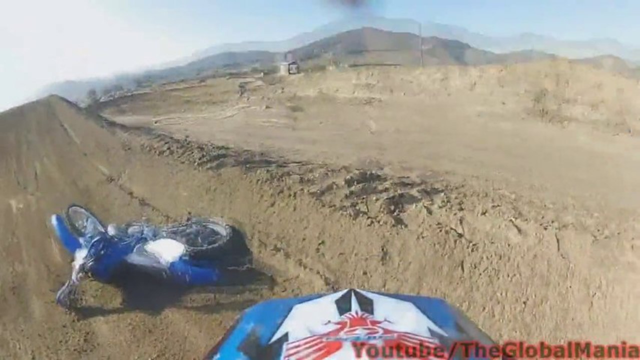 Go Pro HD:Huge Dirt Bike Crash At Pala Raceway