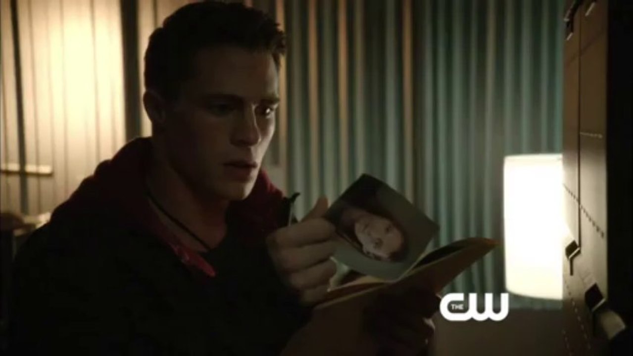 Arrow - Three Ghosts Clip