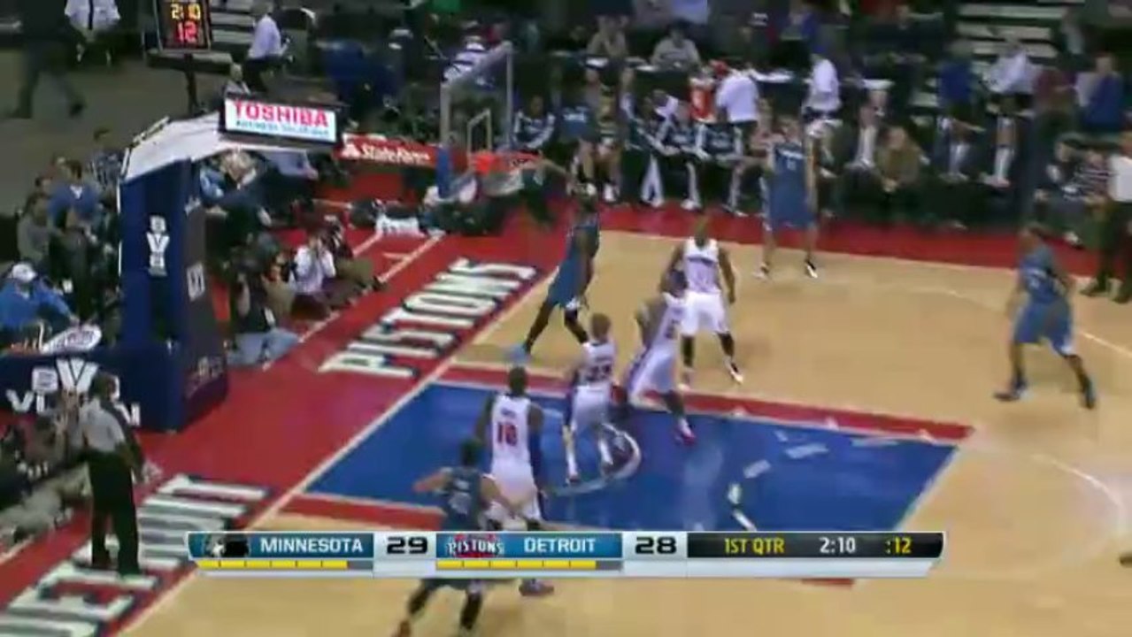 Le superbe top 10 de la nuit : Amir Johnson humilie Kawhi Leonard