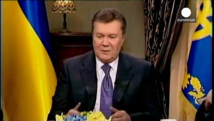 Ukranian president meets with predecessors in bid to defuse crisis