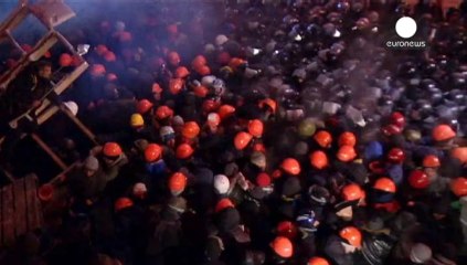 Ukrayna'da muhalif eylemcilere gece baskını