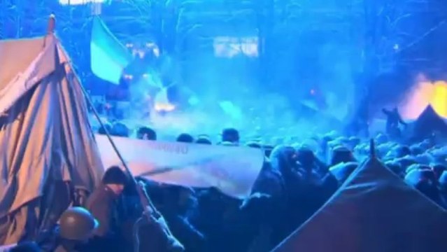 Vitali Klitschko rallies Ukrainian protesters in Kiev