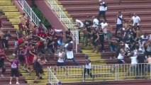 Bagarre entre supporters de foot au Brésil - pas bon pour la coupe du monde!!!