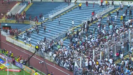 Violent fight between brasilian soccer fans.