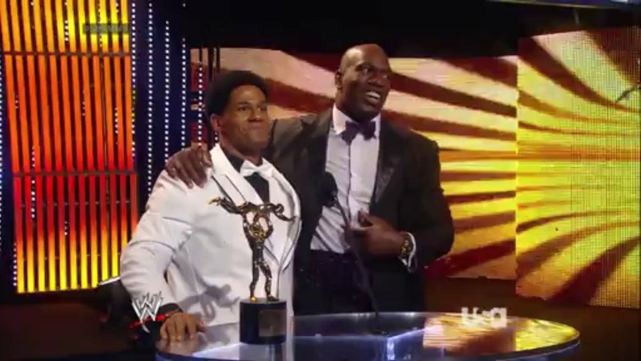 wwe.monday.night.raw.2013.12.09.720p.hdtv.x264-kyr (1)-002