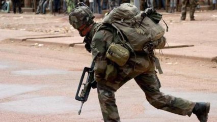 Violence persists in CAR as Hollande visits