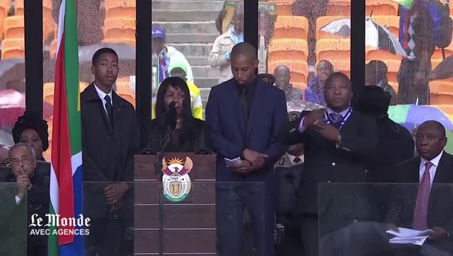 Hommage à Mandela : l'interprète en langue des signes était un imposteur