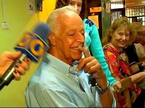 Otra Visión: Adultos de la tercera edad aprenden nuevas técnicas tecnológicas