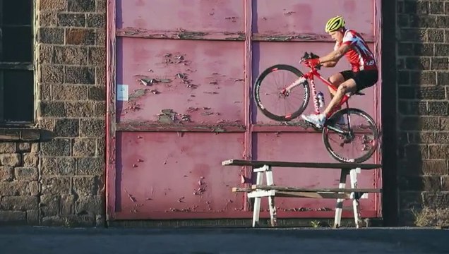 The best MTB riders making tricks with a road bike.. AWESOME!! Chris Akrigg, Danny MacAskill & Marty Ashton