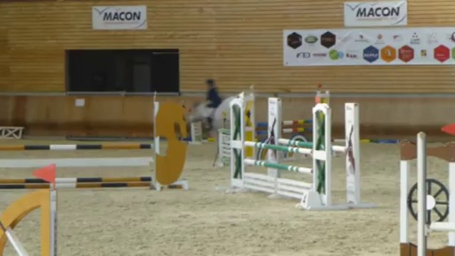 OPALINE DES BRUYS avec IRIS MACON INDOOR PONEYS ELITE 08 12 2013