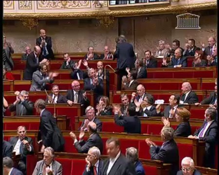INTERDICTION DU CUMUL DE MANDATS PARLEMENTAIREET EXÉCUTIF LOCAL (Vote solennel) - Mardi 19 Octobre 2010