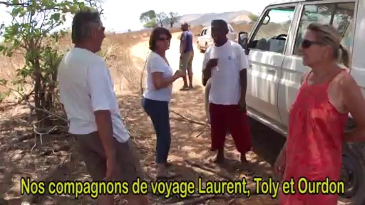 Île de MADAGASCAR - Piste de l' enfer -  Ambilobe/Vohemar 1