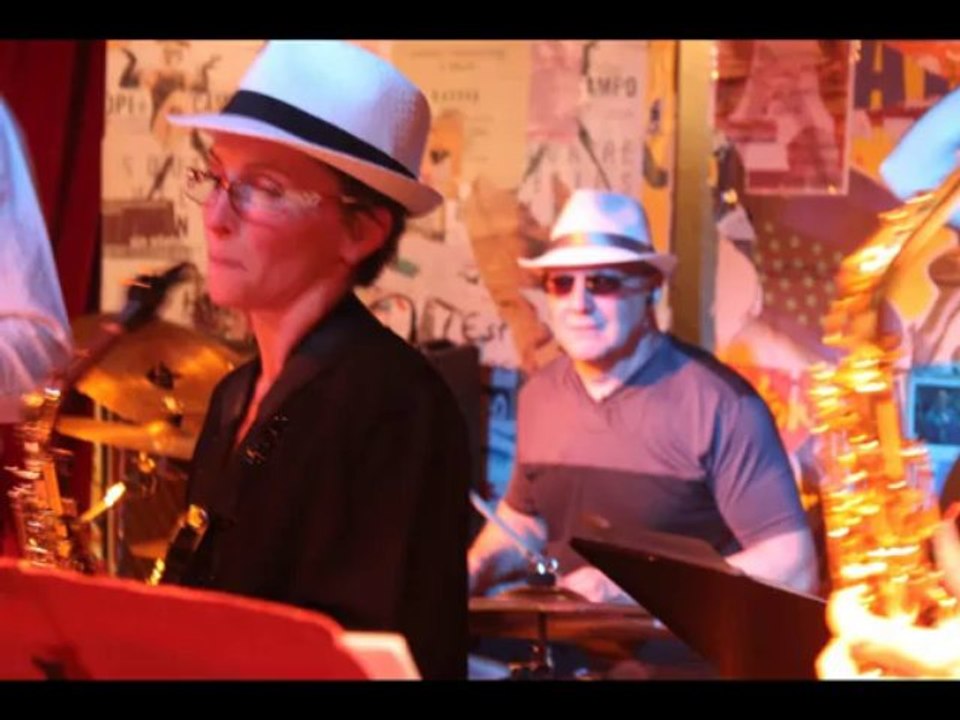 SHUFFLE TIME - VENT COULEURS ORCHESTRA -