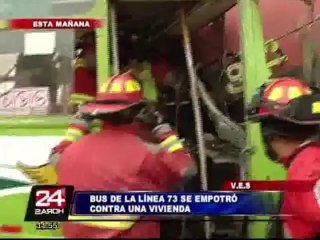 Bus de la línea 73 se empotró contra vivienda dejando al menos 8 heridos