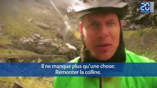 Il descend un col à vélo à 80km/h en marche arrière