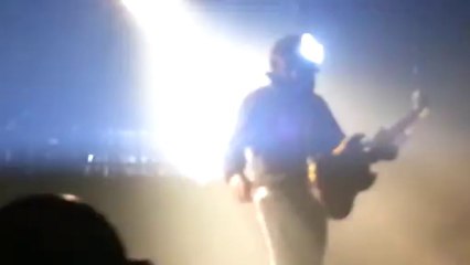 -M- - La Grosse Bombe (Extrait) [Live au Zénith de Paris]