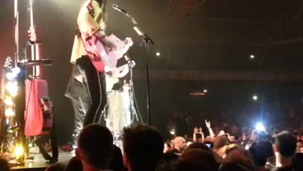 -M- - Le Roi Des Ombres (Extrait) [Live au Zénith de Paris]