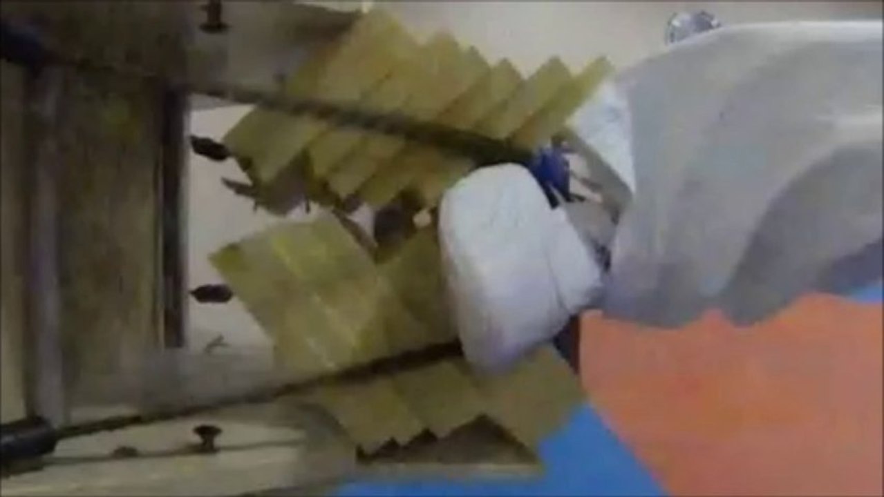 Board breaking comparison - unspaced vs spaced boards (rebreakable) with slo-mo videos