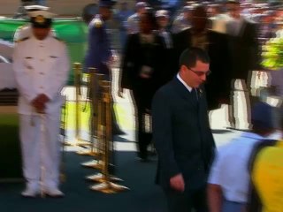 Vicepresidente Arreaza a entregó la espada de Bolívar a nieto de Mandela