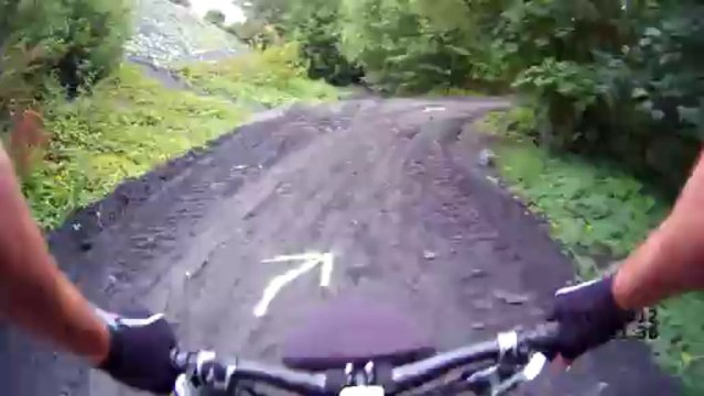 Parcours en VTT sur les terrils de Loos en Gohelle (Septembre 2013)