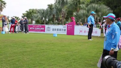 Sandra GAL 珊卓拉贾儿- ELTA MD 创新专业防晒[ 裙摆摇摇高球侧录PART4 ]