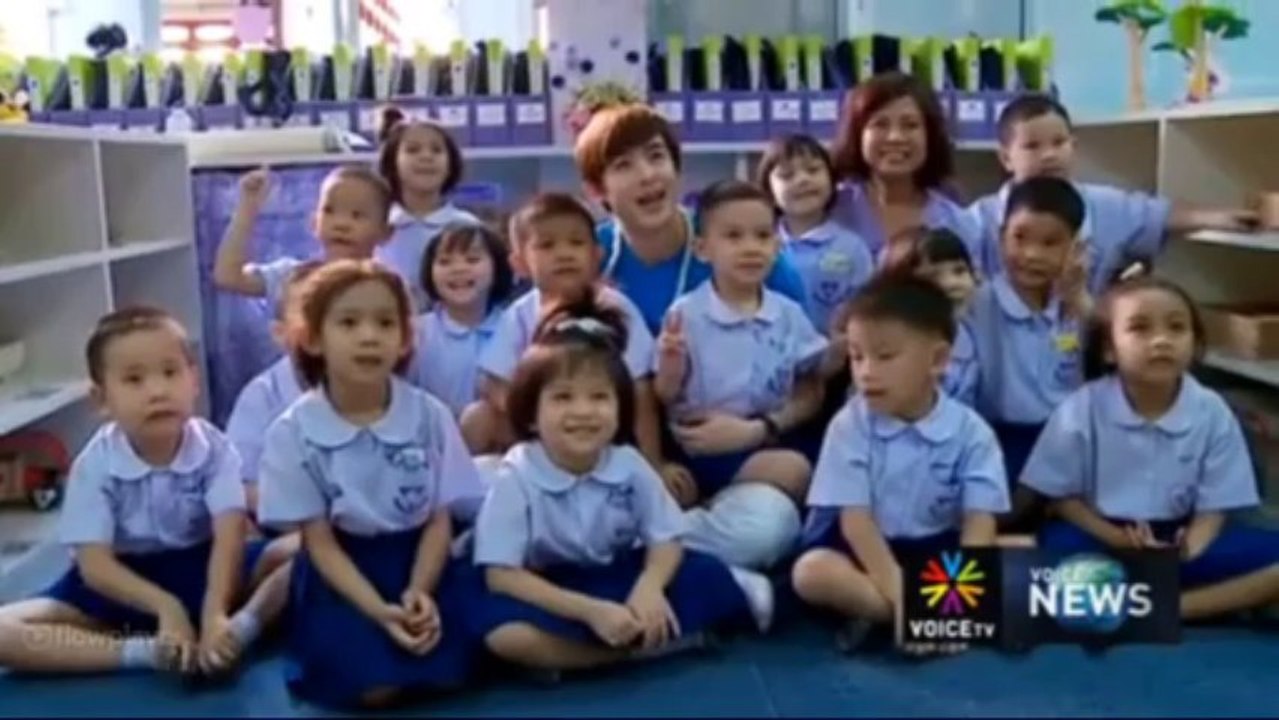 131213 [VoiceTV] Nichkhun (Friend of UNICEF) visiting Thai kindergarten students