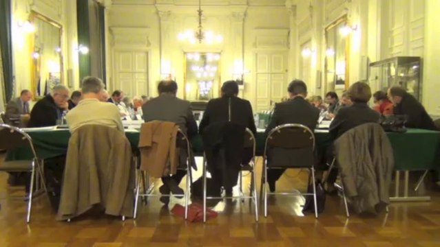conseil municipal du 9 décembre 2013 à Avranches - transfert compétence vers EPCI