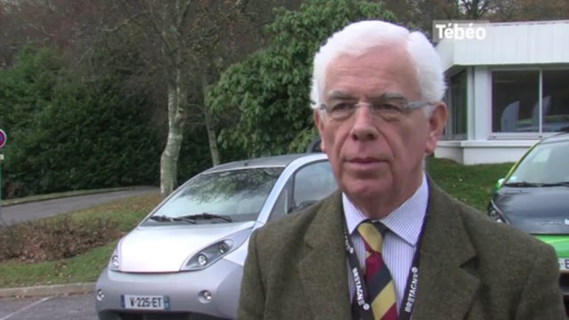 Ergué-Gabéric (29). Présentation du véhicule utilitaire électrique du groupe Bolloré