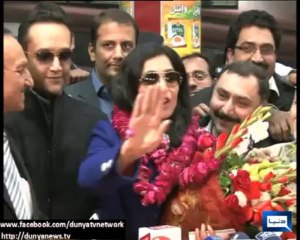 Meera Announced to Quit Speaking English Language