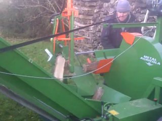 Scie circulaire + tapis + fendeuse