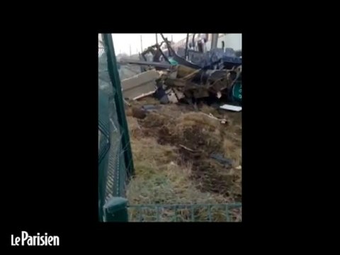 Essonne. Un RER percute un bus