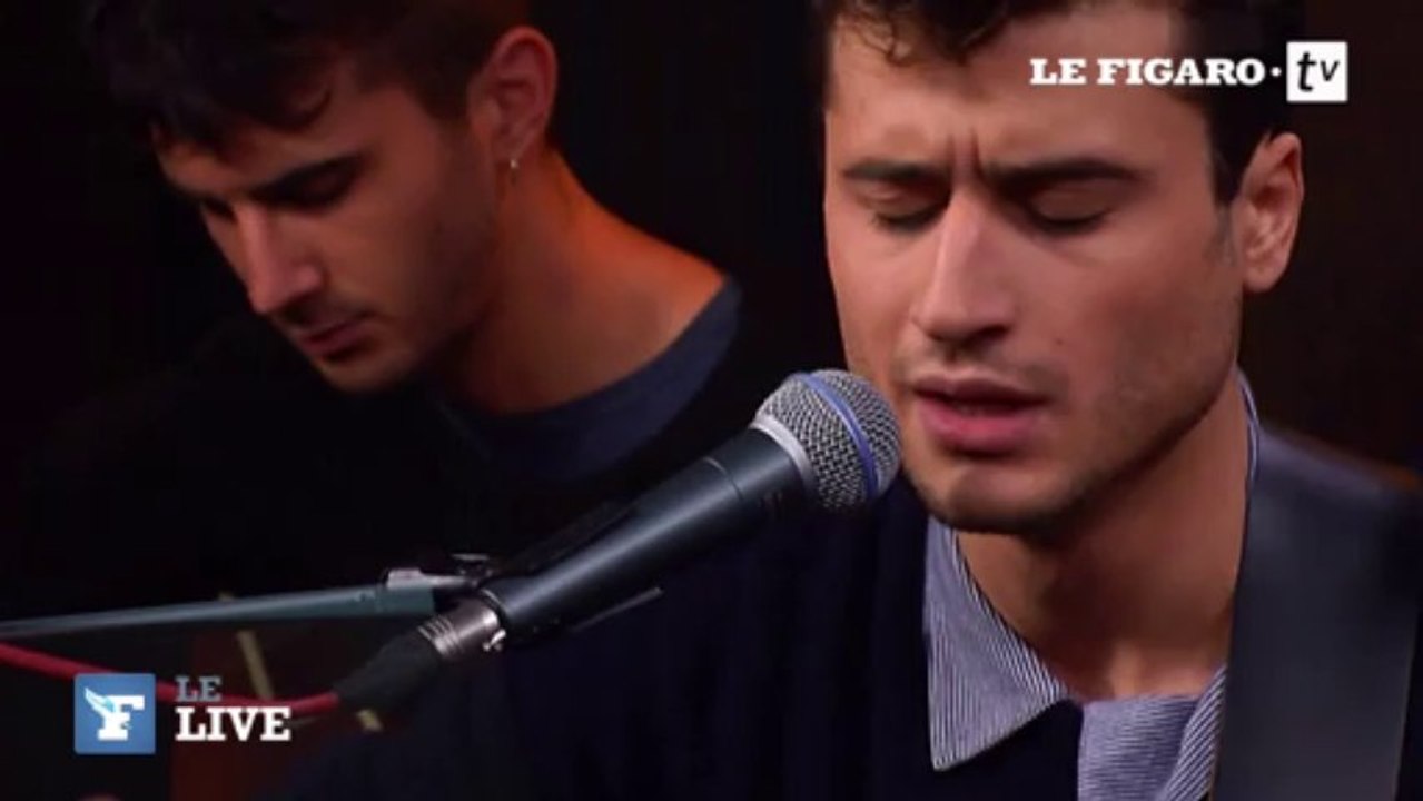 Les BB Brunes chantent "Stereo" en live