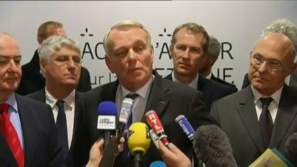 Avec le Pacte d'avenir pour la Bretagne, Ayrault veut sortir de la crise "par le haut"
