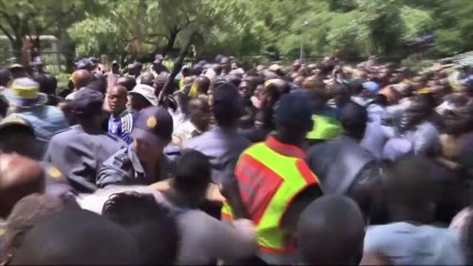 Bousculade pour voir une dernière fois Mandela