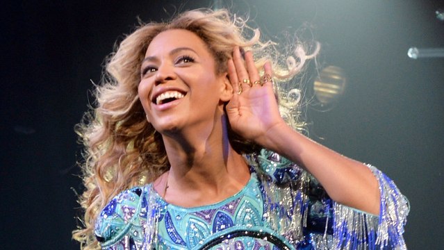 Beyonce Shocks With Surprise iTunes Album Release