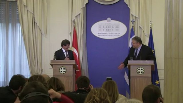 Turkish FM, Greek counterpart meet over Cyprus